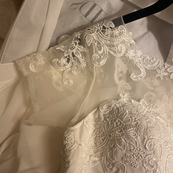 David’s Bridal ivory wedding dress with illusion lace sleeves NWT size 12 - Picture 6 of 8